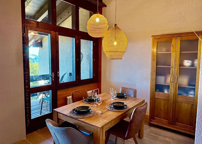 52 5 Spacious Alpe Des Chaux דירה גריון