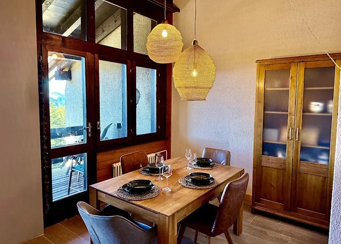 52 5 Spacious Alpe Des Chaux גריון